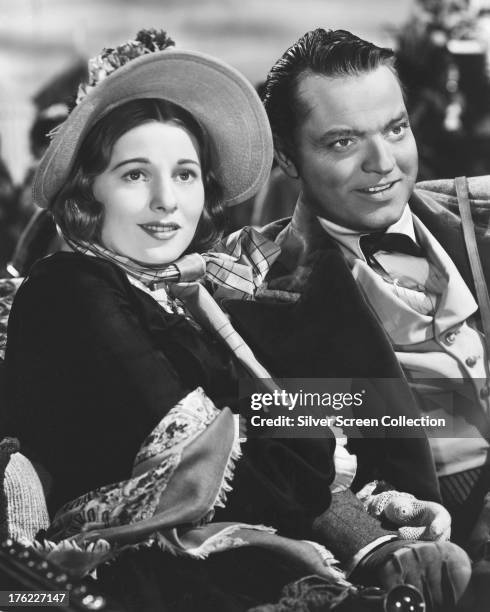 Orson Welles as Edward Rochester and Joan Fontaine as Jane Eyre in a publicity still for 'Jane Eyre', directed by Robert Stevenson, 1943.