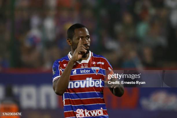 Tinga of Fortaleza celebrates scoring the team's fourth penalty in the penalty shoot out after the Copa CONMEBOL Sudamericana 2023 final match...
