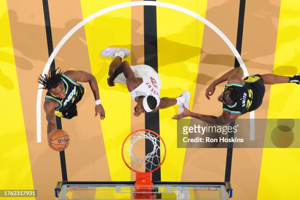 Aaron Nesmith of the Indiana Pacers drives to the basket during the game against the Cleveland Cavaliers during the In-Season Tournament on November...