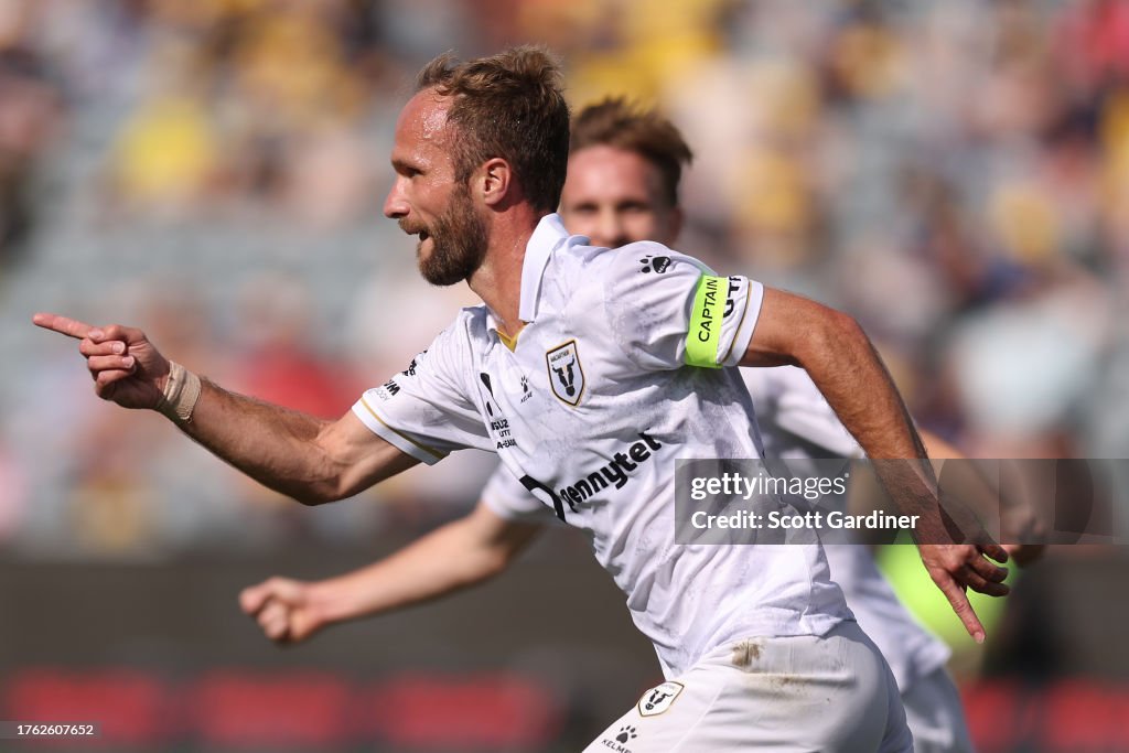 A-League Men Rd 2 - Central Coast Mariners v Macarthur FC