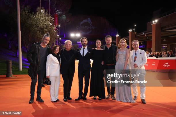 Roberto Angelini, Paola Malanga , Giorgio Colangeli, Massimiliano Benvenuto, Vanessa Scalera, Edoardo Pesce, Elena Radonicich and Gian Luca Farinelli...