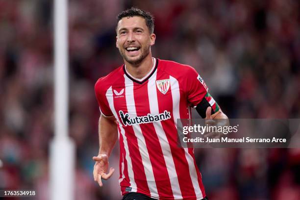 Oscar de Marcos of Athletic Club celebrates after scoring goal during the LaLiga EA Sports match between Athletic Bilbao and Valencia CF at Estadio...