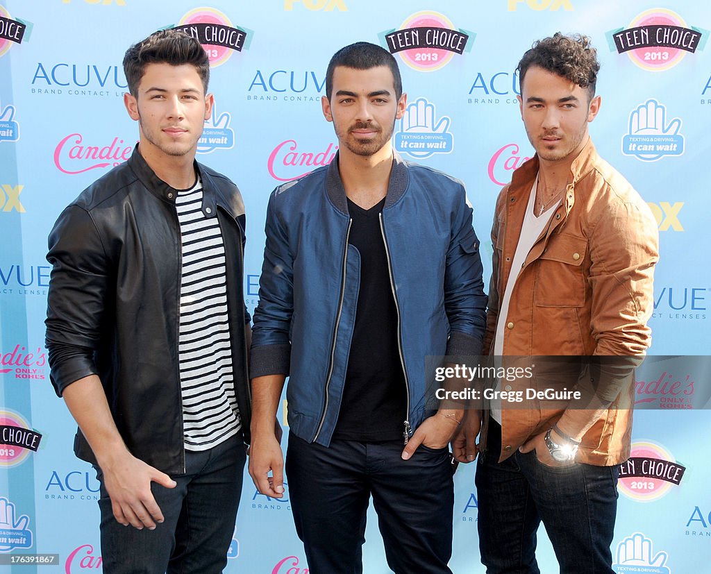 2013 Teen Choice Awards - Arrivals