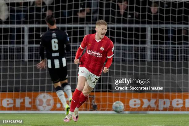 Jerdy Schouten of PSV celebrates 0-2 during the Dutch Eredivisie match between Heracles Almelo v PSV at the Polman Stadium on November 4, 2023 in...