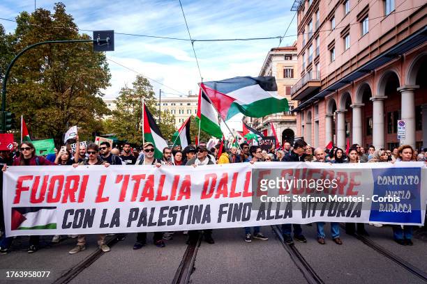 People take part in a demonstration in solidarity with Palestine, for the ceasefire and against the Israeli bombing of Gaza on November 4, 2023 in...