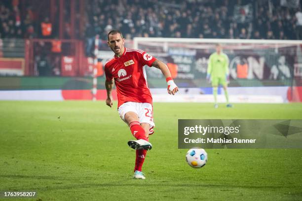 Leonardo Bonucci of 1. FC Union Berlin passes the ball during the game between the 1. FC Union Berlin and Eintracht Frankfurt on November 4, 2023 in...