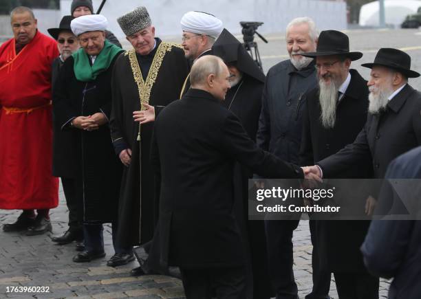 Putin With Rabbis 43 Alexander Boroda Photos & High Res Pictures - Getty Images