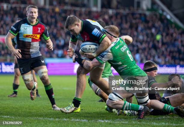 Harlequins' Sam Riley in action during the Gallagher Premiership Rugby match between Harlequins and Newcastle Falcons at The Stoop on November 4,...