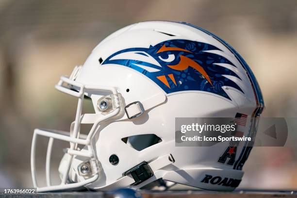 43 Utsa Helmets Photos & High Res Pictures - Getty Images