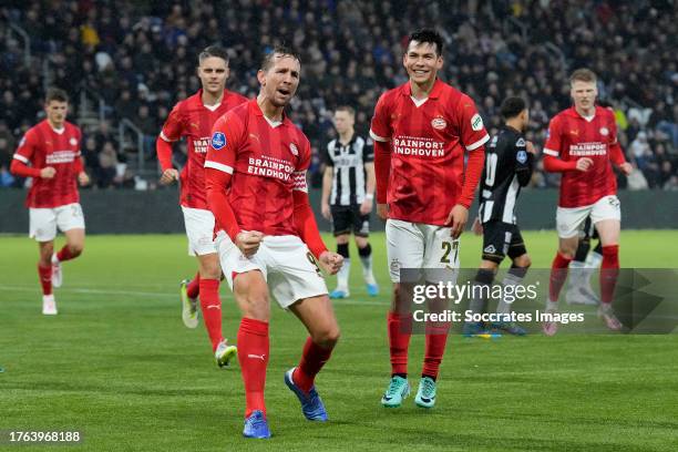 Luuk de Jong of PSV celebrates 0-1 with Hirving Lozano of PSV during the Dutch Eredivisie match between Heracles Almelo v PSV at the Polman Stadium...