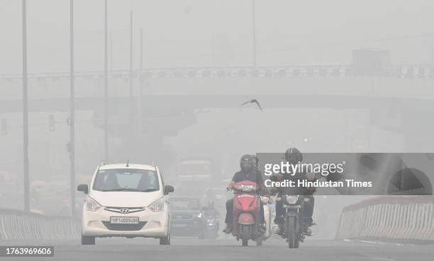 Thick smog engulfed India's capital New Delhi on Saturday as air pollution worsened with the setting of winter, shooting up concentrations of fine...
