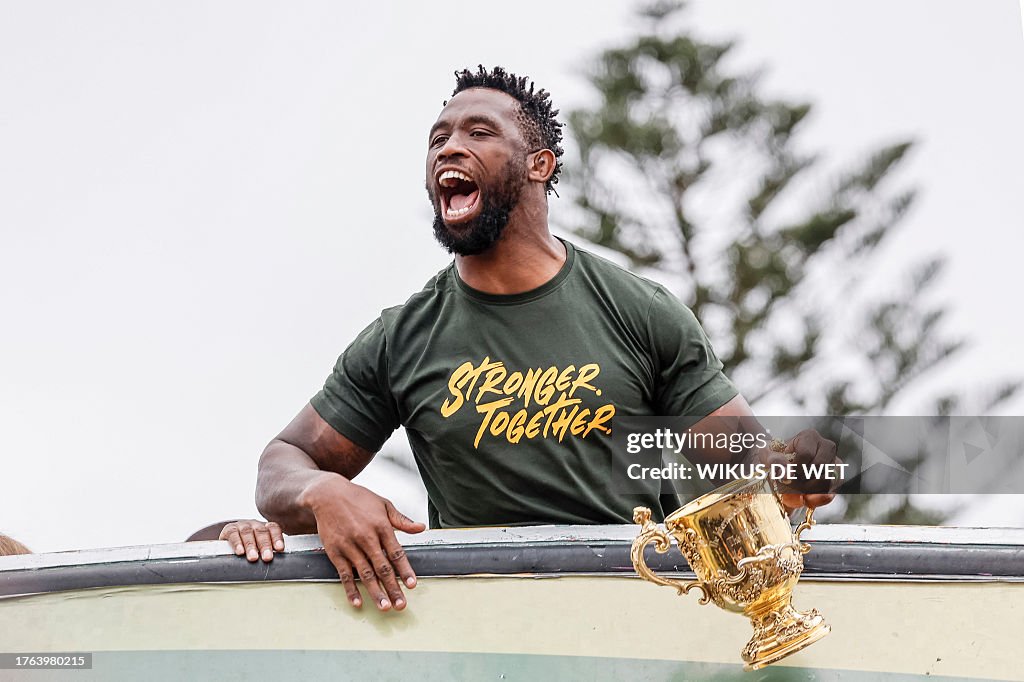 RUGBYU-WC-2023-RSA-TROPHY-TOUR