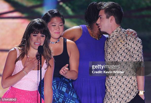 Actors Jenna Ushkowitz, Lea Michele, Amber Riley and Kevin McHale accept Choice TV Show: Comedy award for 'Glee' onstage at the Teen Choice Awards...
