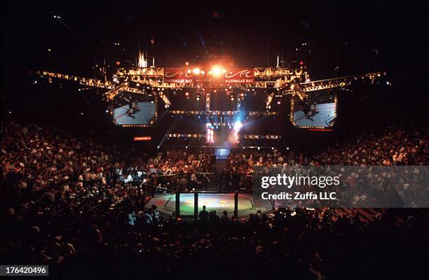 33 Event Mandalay Stadium Photos and Premium High Res Pictures - Getty Images