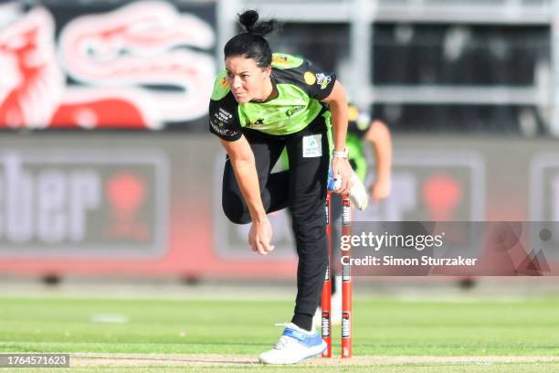 Marizanne Kapp of the Thunder bowls in the WBBL match between Hobart Hurricanes and Sydney Thunder at University of Tasmania Stadium, on October 30...