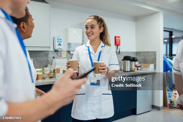 taking a well deserved break - canteen stock pictures, royalty-free photos & images