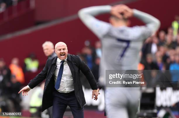 Sean Dyche, Manager of Everton, reacts during the Premier League match between West Ham United and Everton FC at London Stadium on October 29, 2023...