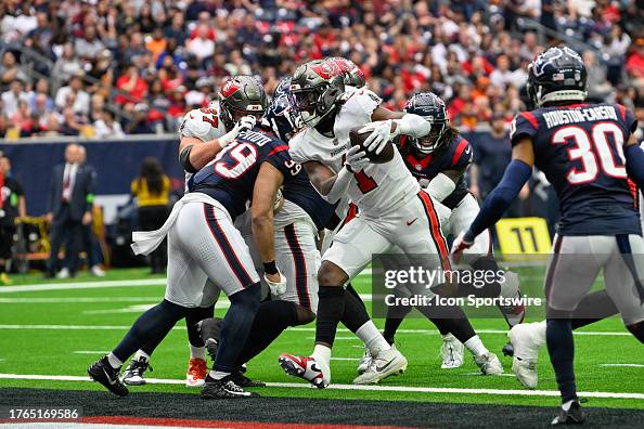Tb Score Tampa Bay Buccaneers running back Rachaad White scores a first half ...