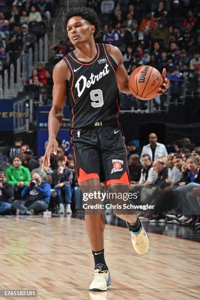 Ausar Thompson of the Detroit Pistons dribbles the ball during the game against the Phoenix Suns on November 5, 2023 at Little Caesars Arena in...