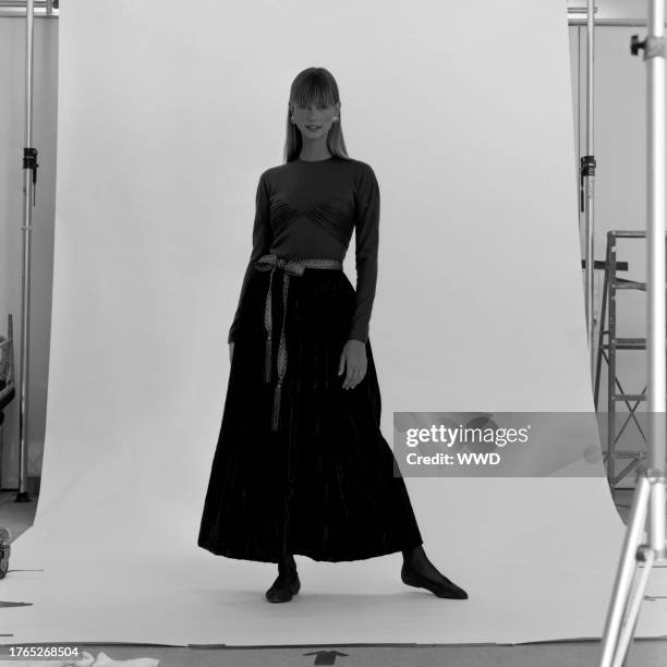 Oscar de la Renta's secondary sportswear label Miss O was rebranded into Oscar de la Renta Studio in the fall of 1990 as the first major step in a...