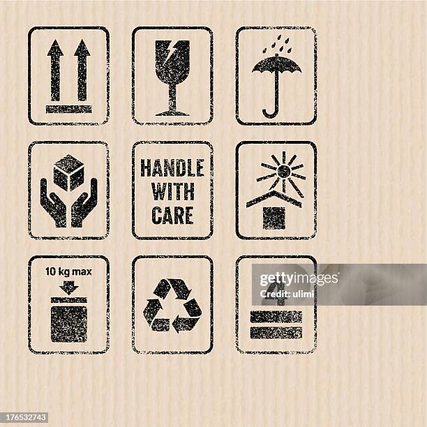 illustrations, cliparts, dessins animés et icônes de emballage les panneaux - carton fragile
