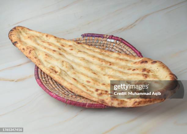 indian/ pakistani traditional bread, qalandari naan - india pakistan stock pictures, royalty-free photos & images