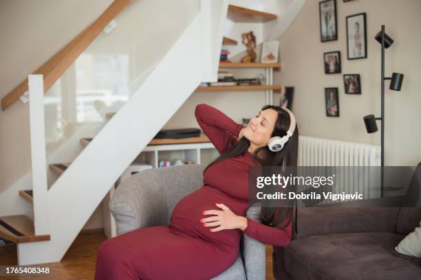 12 Stomach Making Noise Stock Photos, High-Res Pictures, and Images