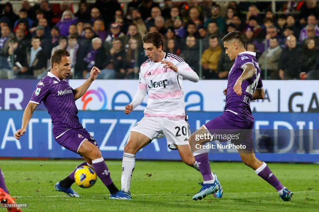 Mattia De Sciglio of Juventus Melo Arthur of Fiorentina during Serie  News Photo - Getty Images
