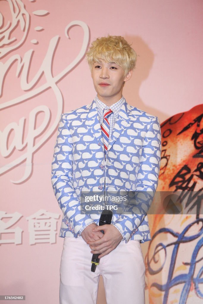 Henry Ramsay Singer Member of SJ-M,Korean singer HENRY promotes his mini album 'TRAP' on ...