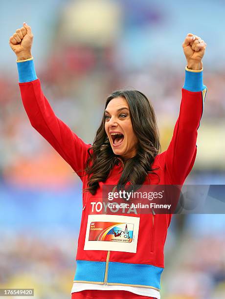 Gold medalist Elena Isinbaeva of Russia poses on the podium during the medal ceremony for the Women's Pole Vault during Day Six of the 14th IAAF...