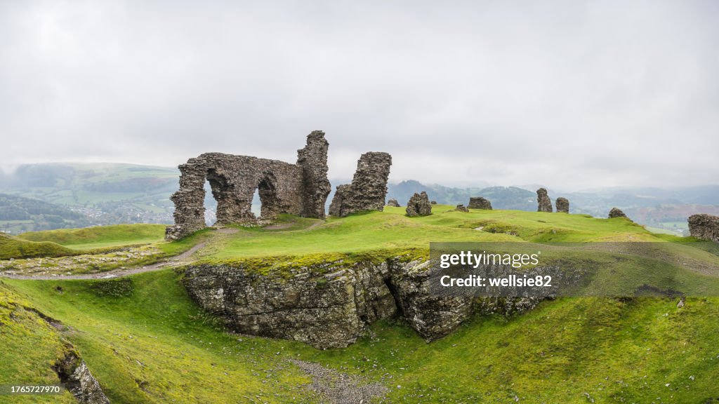 Castell Dinas Bran panorama