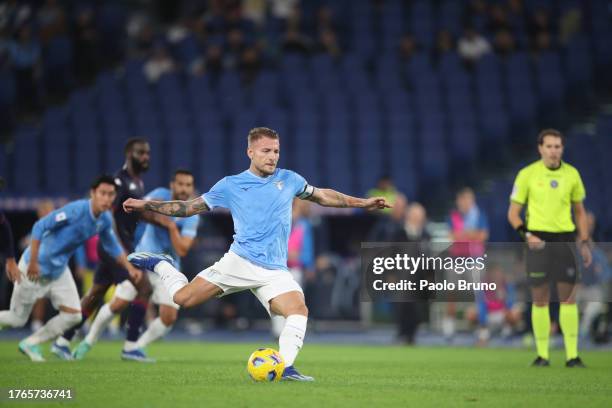 Ciro Immobile of SS Lazio scores the opening goal from penalty spot during the Serie A TIM match between SS Lazio and ACF Fiorentina at Stadio...