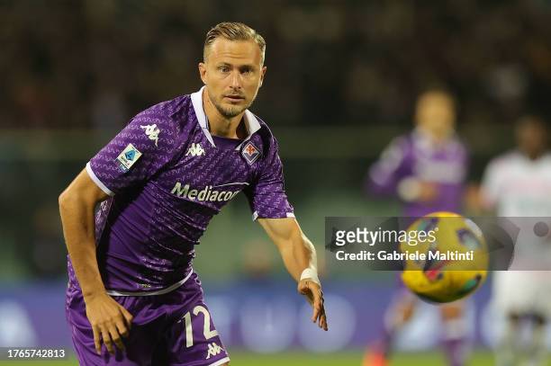 Antonin Barak of ACF Fiorentina goes for the ball during the Serie A TIM match between ACF Fiorentina and Juventus at Stadio Artemio Franchi on...