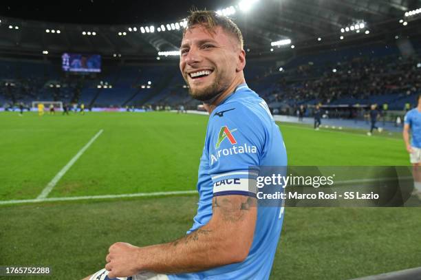 Ciro Immobile of SS Lazio celebrates a opening goal a penalty with his team mates during the Serie A TIM match between SS Lazio and ACF Fiorentina at...