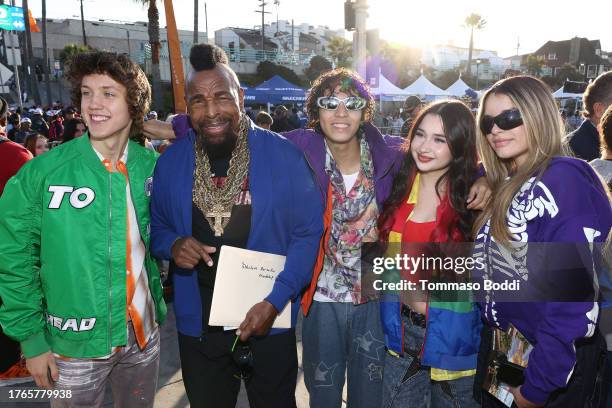 Tanner Zahn Hagen, Mr. T, Maceo Sicam, Sienna Melgoza and Sierra Hudson attend the 15th annual Skechers Pier to Pier Friendship Walk at Manhattan...