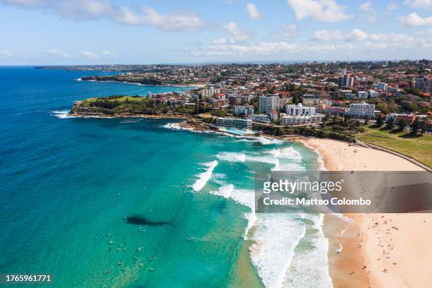 bondi beach and suburbs, sydney, australia - sydney ocean drone stockfoto's en -beelden