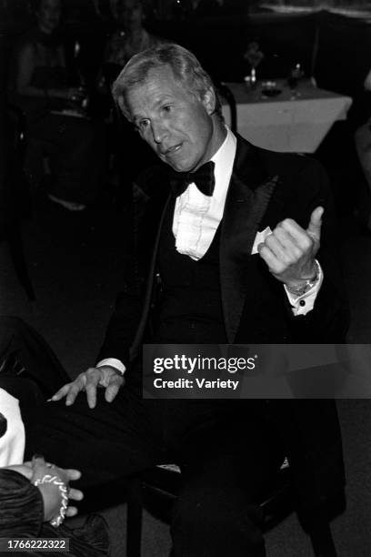Wayne Rogers attends a party, celebrating the 56th Academy Awards, at the Bistro, a restaurant in Beverly Hills, California, on April 9, 1984.