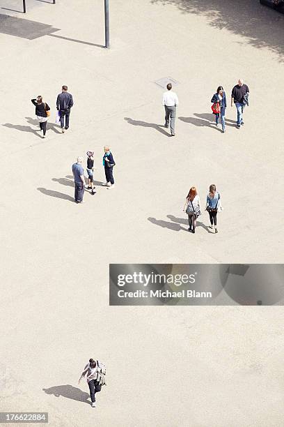 people in city seen from above, aerial - london business stock-fotos und bilder