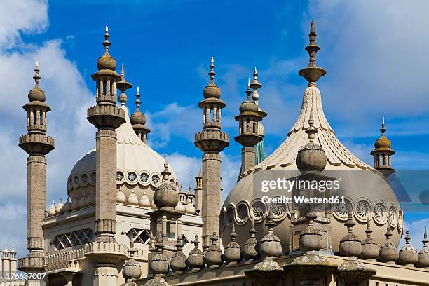 england, sussex, brighton, view of royal pavilion - royal pavilion stock pictures, royalty-free photos & images