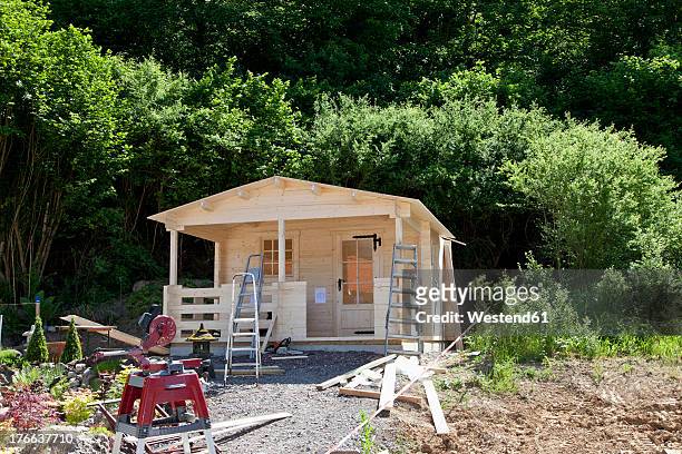 europe, germany, rhineland palatinate, construction of garden shed - bod bildbanksfoton och bilder