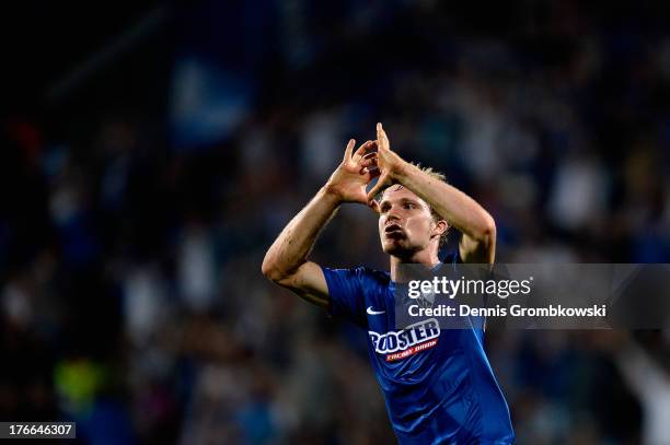 Florian Jungwirth of VfL Bochum celebrates after scoring his team's second goal during the Second Bundesliga match between VfL Bochum and FC St....