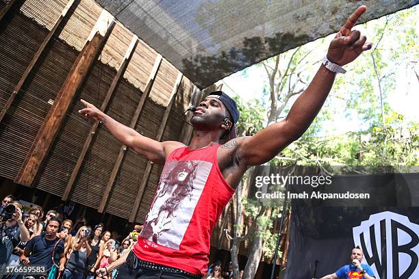 Singer Jason Derulo performs at the WBR Summer Sessions at Warner Bros. Records Boutique Store on August 16, 2013 in Burbank, California.