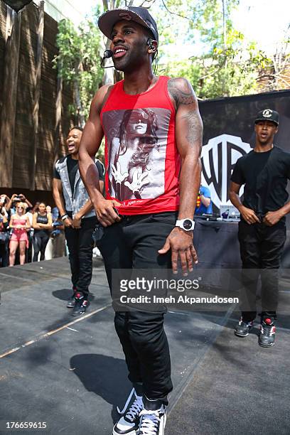 Singer Jason Derulo performs at the WBR Summer Sessions at Warner Bros. Records Boutique Store on August 16, 2013 in Burbank, California.