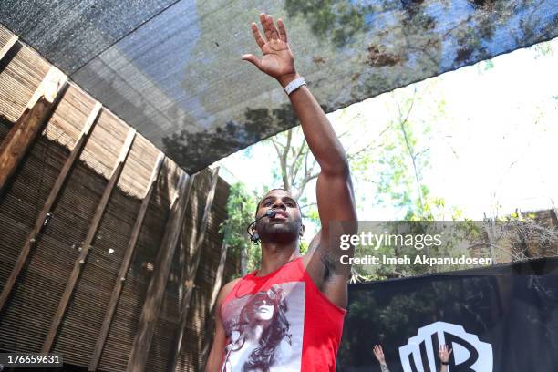 Singer Jason Derulo performs at the WBR Summer Sessions at Warner Bros. Records Boutique Store on August 16, 2013 in Burbank, California.