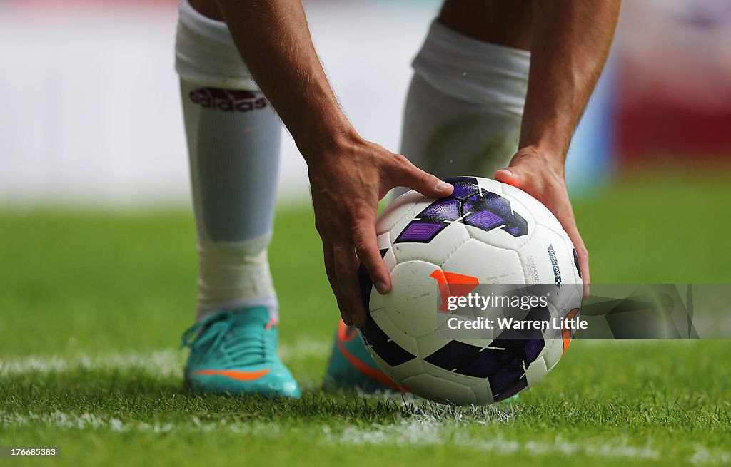 West Ham United v Cardiff City - Premier League