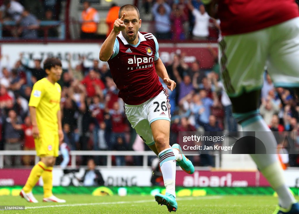 West Ham United v Cardiff City - Premier League