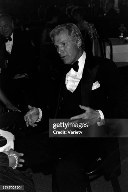 Wayne Rogers attends a party, celebrating the 56th Academy Awards, at the Bistro, a restaurant in Beverly Hills, California, on April 9, 1984.