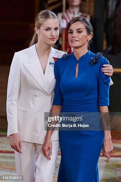 Princess Leonor Receives The Collar Of The Order Of Carlos III Princess Leonor Receives The Collar Of The Order Of Carlos III