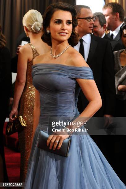 Actress Penelope Cruz arrives for the 84th annual Academy Awards Show, February 26, 2012 in Los Angeles, California.