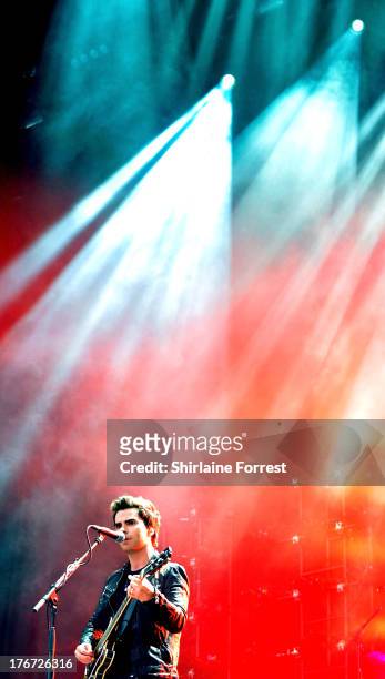 Kelly Jones of Stereophonics performs on day 1 of the V Festival at Weston Park on August 17, 2013 in Stafford, England.